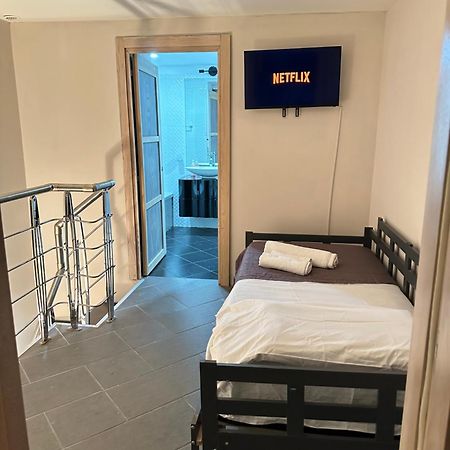 Fox Holiday Home In The Port Наполи Екстериор снимка