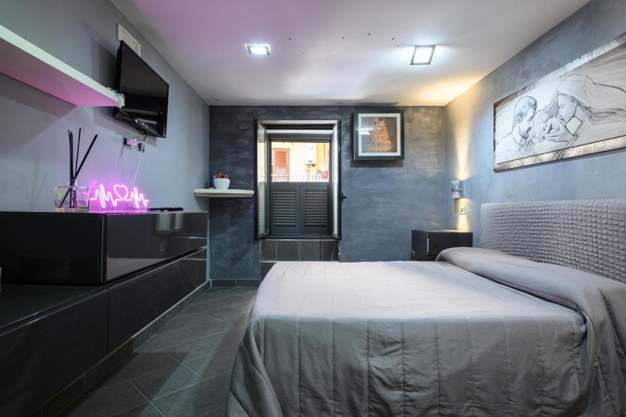 Fox Holiday Home In The Port Наполи Екстериор снимка