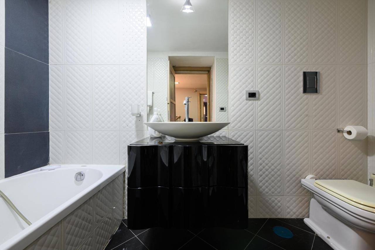 Fox Holiday Home In The Port Наполи Екстериор снимка
