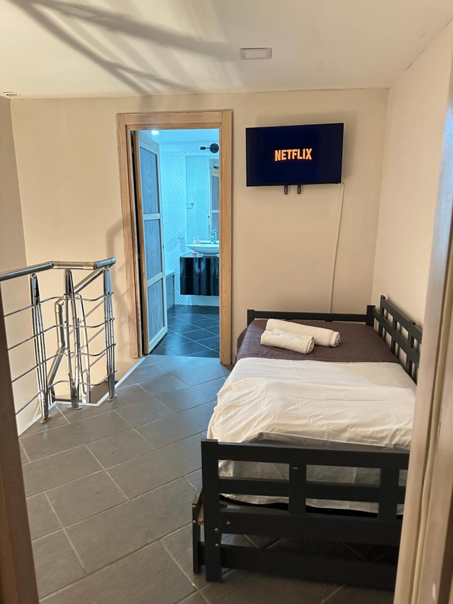 Fox Holiday Home In The Port Наполи Екстериор снимка