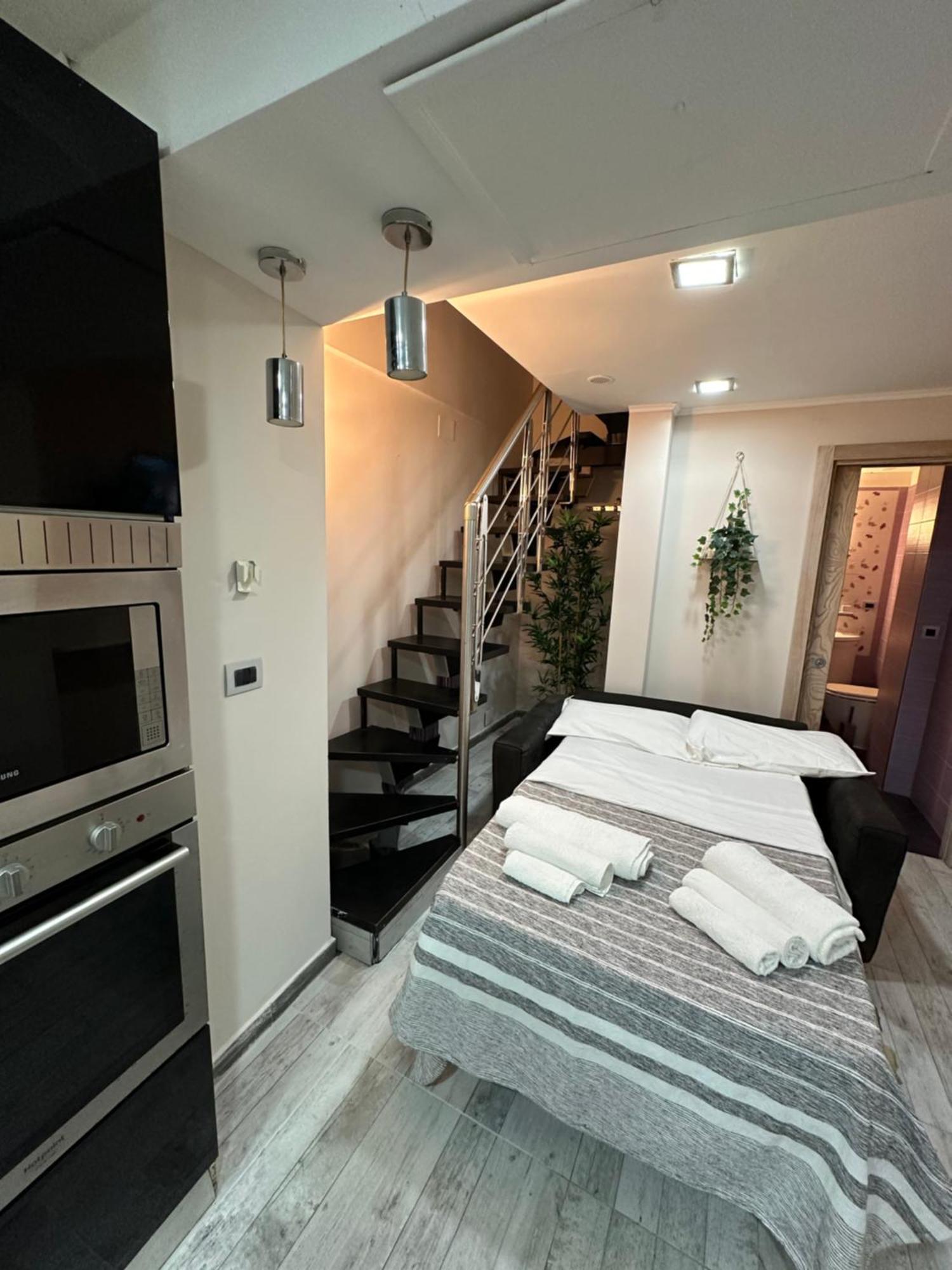 Fox Holiday Home In The Port Наполи Екстериор снимка